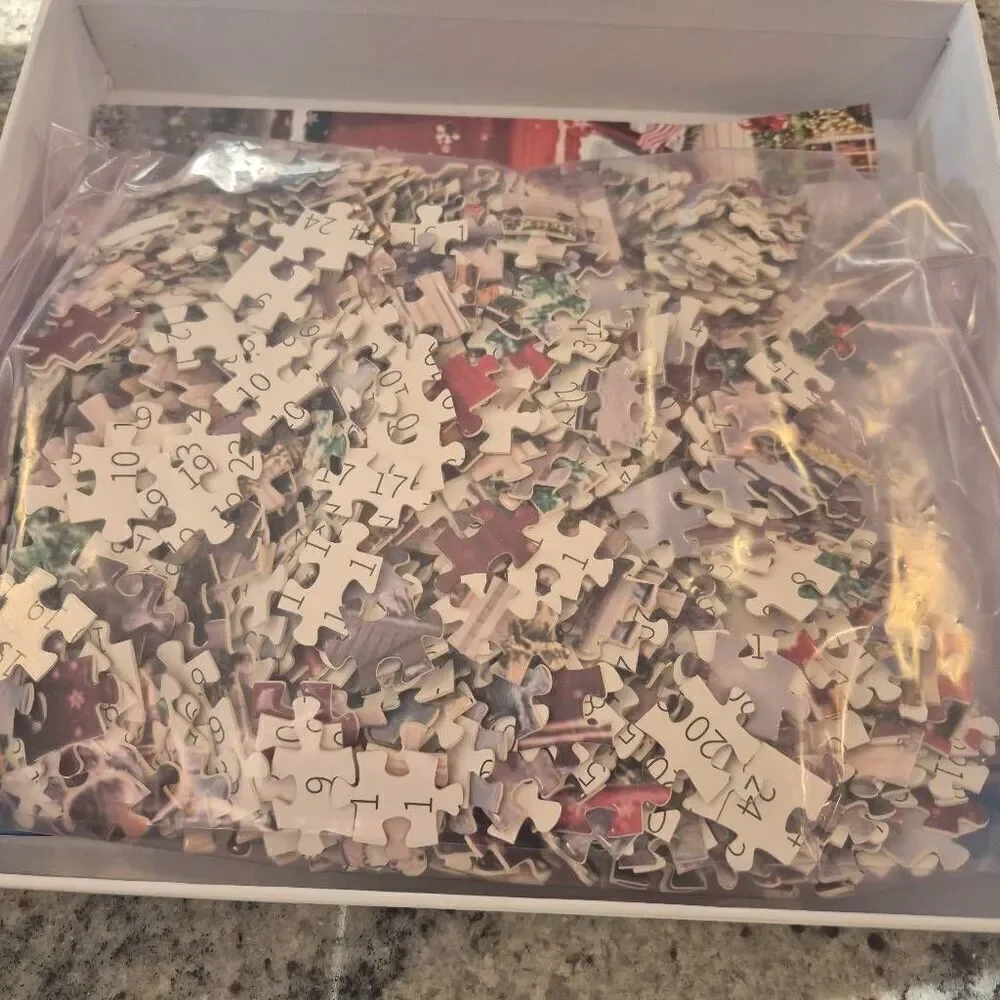 Vermont Christmas 1008 pc 24 Day Advent Calendar EUC
